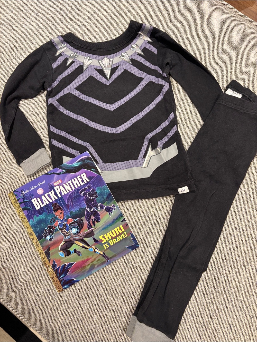 Marvel Black Panther GAP Pajama Set and book Sz:4T